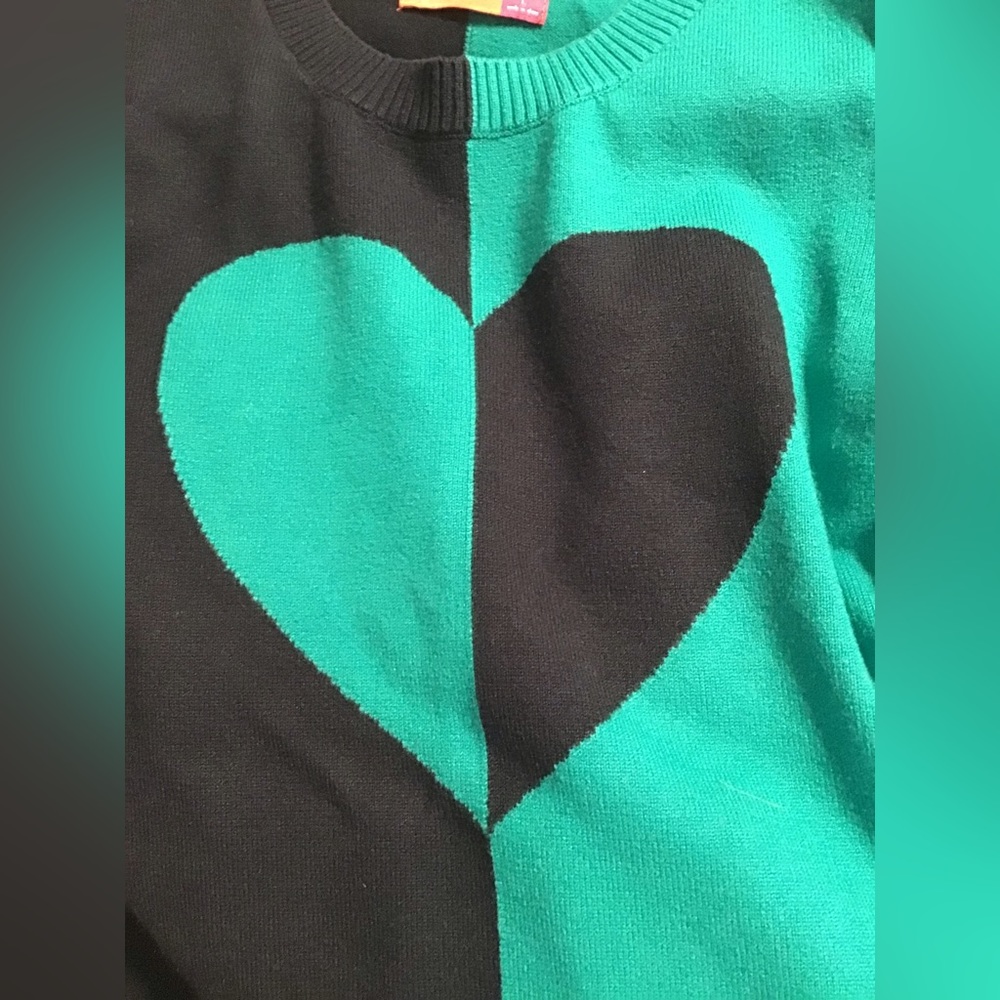 * Ava 2 tone heart long sleeve large sweater 38” bust - Picture 5 of 5